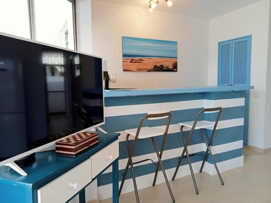 Apartment With Large Terrace, 10 Meters From Playa De Las Burras San Bartolome Bagian luar foto